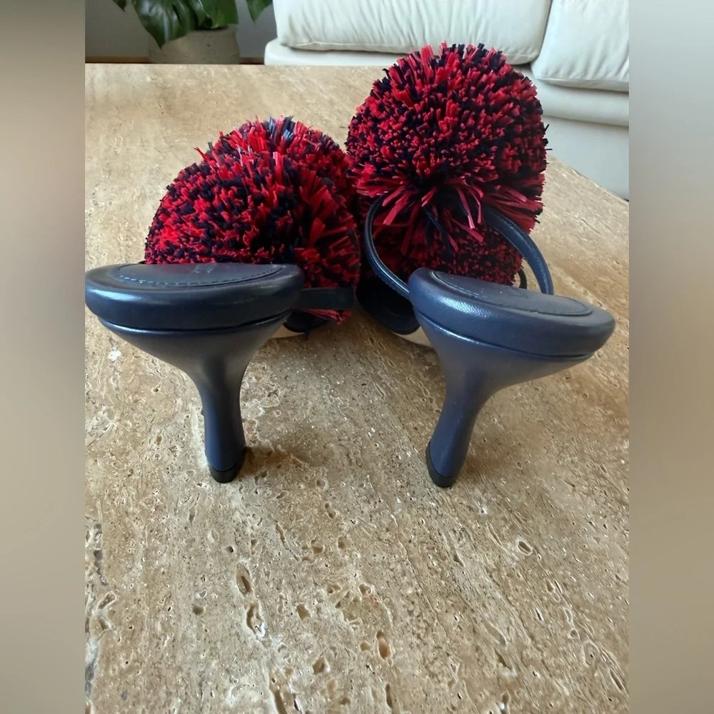 NWOB Bottega Veneta Adam Leather Two-Band Pom Sandals size 37.5